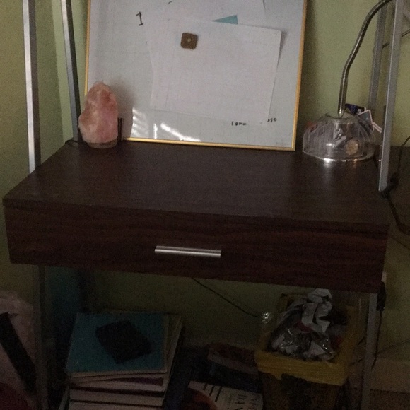 Desk - Picture 3 of 4